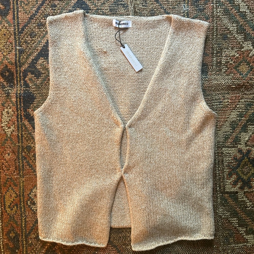 NWT Rumored Prince Street Top in Oatmeal